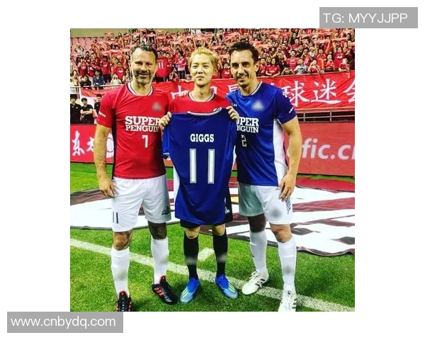 梦见众多足球球星齐聚绿茵场展开热血对决的奇幻之夜